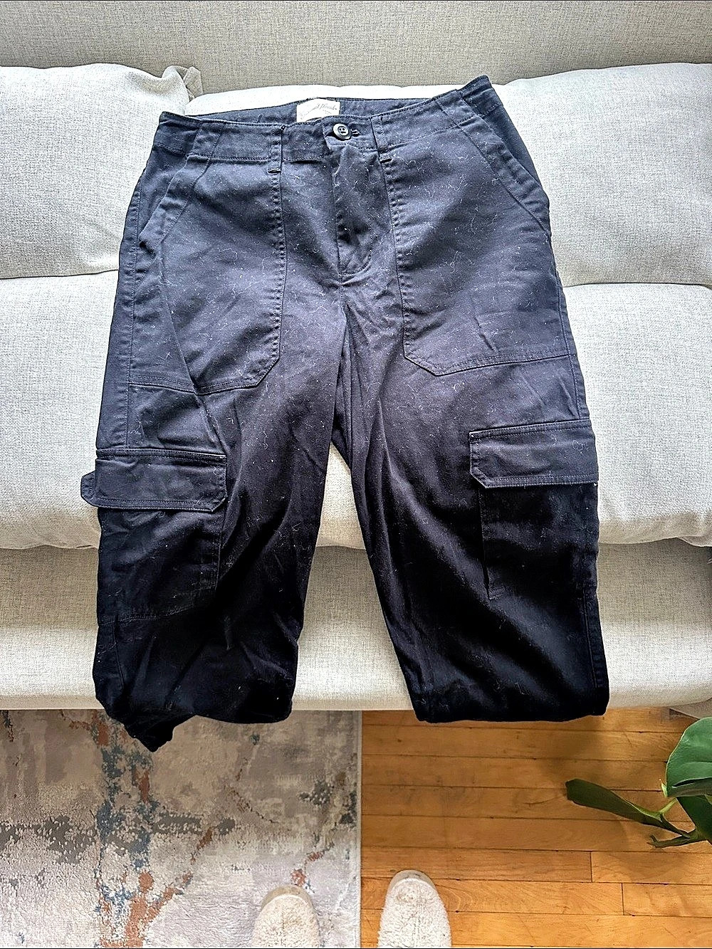 Universal Threads Cargo Pants in Black